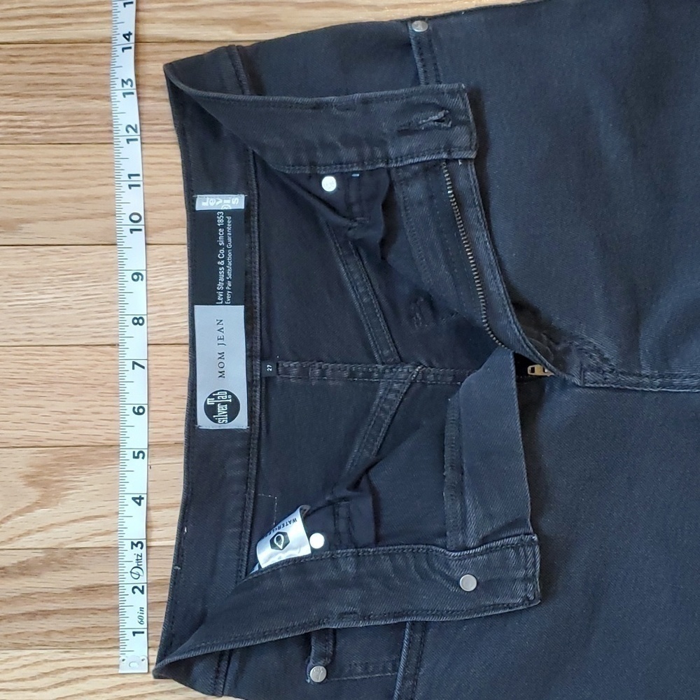 Levi's Silver Tab Mom Jeans - Picture 3 of 6
